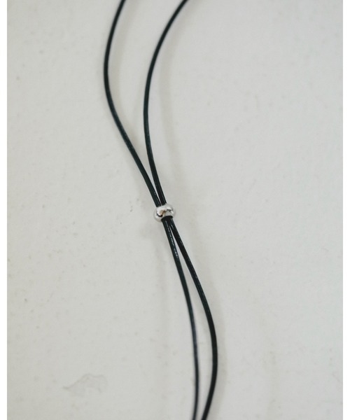 anuke（アンヌーク）の「Acrylic Stone Necklace（ネックレス・レディース・ホワイト/ブラック・FREE）」の4枚目の写真
