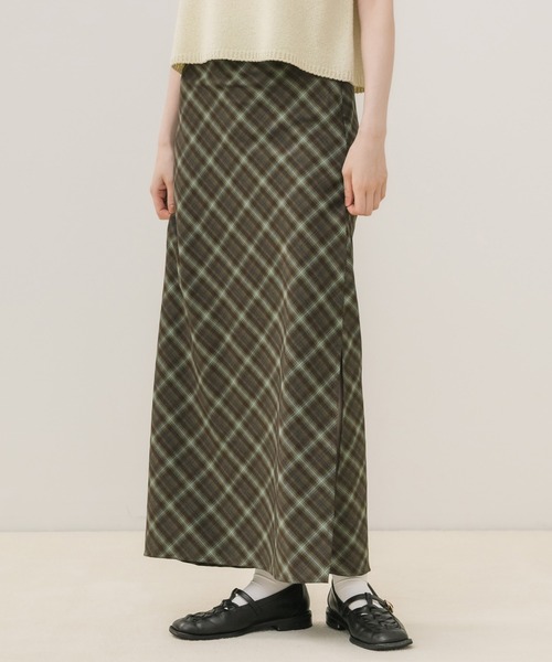 HEILIS(ヘイリス)の「チェックロングスカート / ロングスカート チェックスカート Iラインスカート ナロースカート バイアスチェック スリットスカート ロング丈 ボトムス レディース 韓国ファッション 大人カジュアル カジュアル フレンチカジュアル シンプル 秋服 春服 夏服 デイリー お出かけ(スカート・レディース・ブラウン/ブルー・FREE)」の1枚目の写真