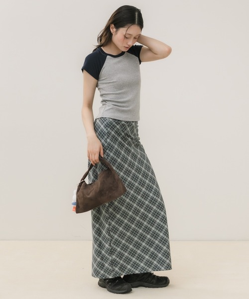 HEILIS(ヘイリス)の「チェックロングスカート / ロングスカート チェックスカート Iラインスカート ナロースカート バイアスチェック スリットスカート ロング丈 ボトムス レディース 韓国ファッション 大人カジュアル カジュアル フレンチカジュアル シンプル 秋服 春服 夏服 デイリー お出かけ(スカート・レディース・ブラウン/ブルー・FREE)」の18枚目の写真