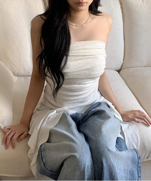 YUGA（ユーガ）の「YUGA_YGMC　　Korean-style  Asymmetrical ruffle strapless dress（キャミソール・レディース・ブラック/ホワイト・FREE）」の10枚目の写真