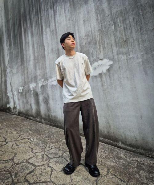 PRAIRIE(KR)（プレーリー）の「リネン BARRELFIT ワイドスラックス (CHARCOAL BROWN)（スラックス・メンズ・チャコールグレー・SMALL/MEDIUM/LARGE）」の7枚目の写真
