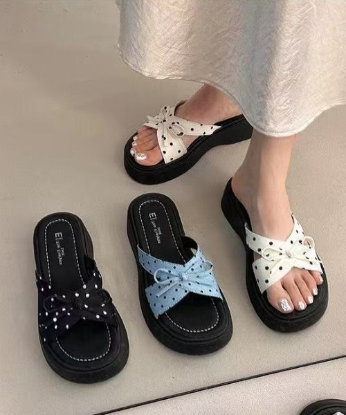 Achic(アシック)の「ドットリボンデザイン 厚底サンダル(サンダル・レディース・ブルー/ホワイト/ブラック・L/M/S)」の13枚目の写真