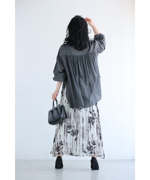 cawaii(カワイイ)の「流れるように揺れる花柄プリーツミディアムスカート(スカート・レディース・ホワイト・FREE)」の11枚目の写真