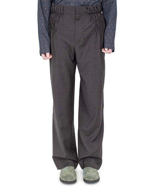 KIKO KOSTADINOV(キコ コスタディノフ)の「KIKO KOSTADINOV/キココスタディノフ/MINNA GATHERED TROUSER(その他パンツ・メンズ・ブラウン・44)」の1枚目の写真