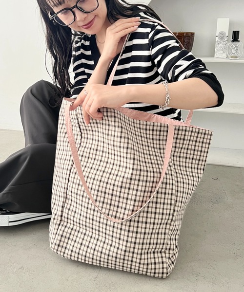 wears(ウェアーズ)の「リバーシブルチェックトートバッグ(トートバッグ・レディース・オフホワイト/レッド/ライトブルー/ピンク/ブルー/ネイビー・FREE)」の5枚目の写真