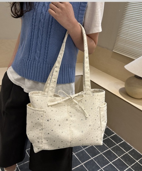 center i(センターアイ)の「【大容量】スターリボントートバッグ(ショルダーバッグ・レディース・ホワイト/ピンク/ブラック/ブルー・FREE)」の12枚目の写真