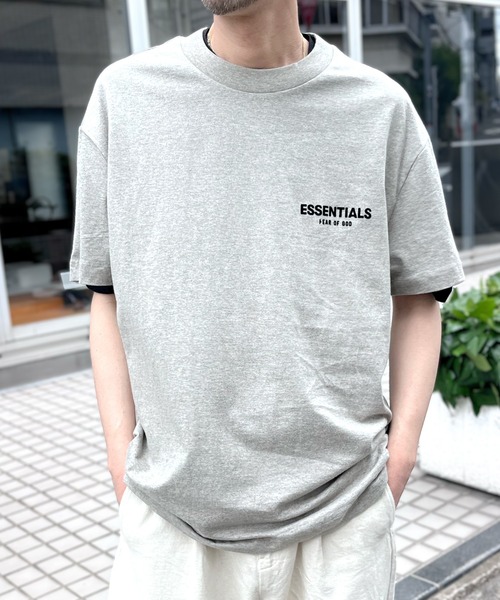 FOG ESSENTIALS(エフオージーエッセンシャルズ)の「【FOG ESSENTIALS】エッセンシャルズ FRONT BACK LOGO PRINT BOXY TEE SS ロゴ Tシャツ(Tシャツ/カットソー・メンズ・オートミール/ブラック/グレイッシュベージュ・XL/L/M/S)」の7枚目の写真