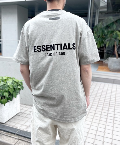 FOG ESSENTIALS(エフオージーエッセンシャルズ)の「【FOG ESSENTIALS】エッセンシャルズ FRONT BACK LOGO PRINT BOXY TEE SS ロゴ Tシャツ(Tシャツ/カットソー・メンズ・オートミール/ブラック/グレイッシュベージュ・XL/L/M/S)」の8枚目の写真