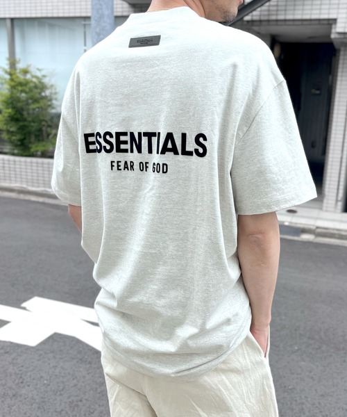 FOG ESSENTIALS(エフオージーエッセンシャルズ)の「【FOG ESSENTIALS】エッセンシャルズ FRONT BACK LOGO PRINT BOXY TEE SS ロゴ Tシャツ(Tシャツ/カットソー・メンズ・オートミール/ブラック/グレイッシュベージュ・XL/L/M/S)」の5枚目の写真