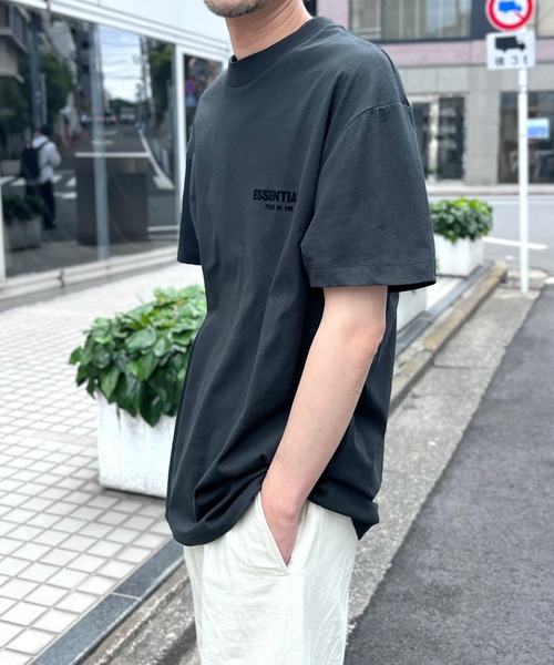 FOG ESSENTIALS(エフオージーエッセンシャルズ)の「【FOG ESSENTIALS】エッセンシャルズ FRONT BACK LOGO PRINT BOXY TEE SS ロゴ Tシャツ(Tシャツ/カットソー・メンズ・オートミール/ブラック/グレイッシュベージュ・XL/L/M/S)」の13枚目の写真