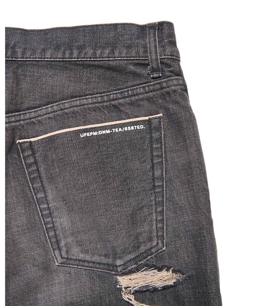 uniform experiment(ユニフォームエクスペリメント)の「DAMAGED DENIM TAPERED-FIT JEANS(デニムパンツ・メンズ・インディゴブルー/ブラック・1/2/3/4)」の8枚目の写真