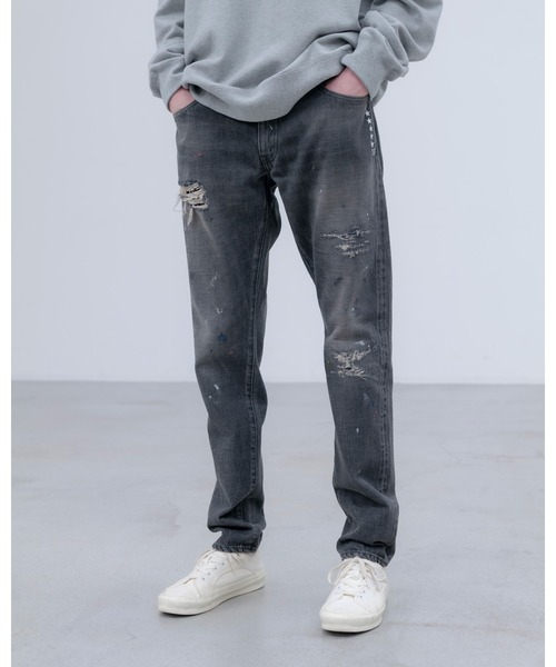 uniform experiment(ユニフォームエクスペリメント)の「DAMAGED DENIM TAPERED-FIT JEANS(デニムパンツ・メンズ・インディゴブルー/ブラック・1/2/3/4)」の3枚目の写真