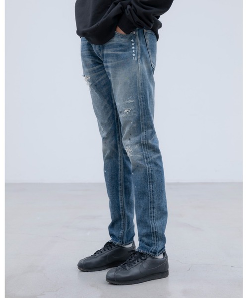 uniform experiment(ユニフォームエクスペリメント)の「DAMAGED DENIM TAPERED-FIT JEANS(デニムパンツ・メンズ・インディゴブルー/ブラック・1/2/3/4)」の12枚目の写真
