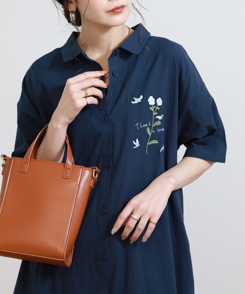 Emago(イマゴ)の「EMAGO 鳥とお花刺繍ワンピース(シャツワンピース・レディース・ホワイト・FREE)」の9枚目の写真