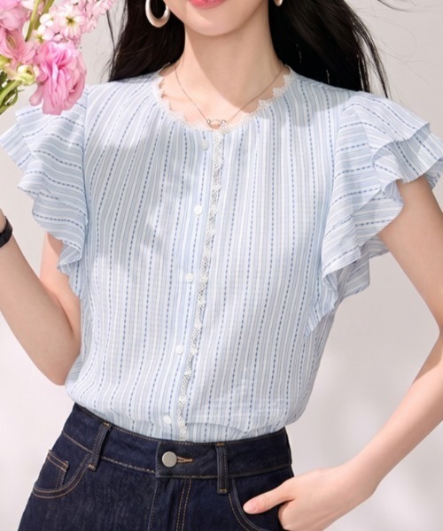 LUCPY(ラクピー)の「フリルスリーブストライプブラウス(シャツ/ブラウス・レディース・ブルー・LARGE/MEDIUM/SMALL/X-LARGE)」の6枚目の写真