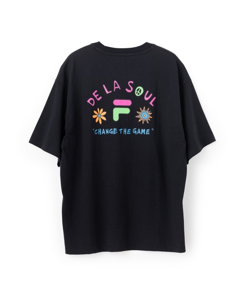 FILA(フィラ)の「DE LA SOUL×FILA GRAPHIC TEE / デラソウル×フィラ グラフィックティーシャツ(Tシャツ/カットソー・レディース・ブラック/ホワイト・M/S/XL/L)」の6枚目の写真
