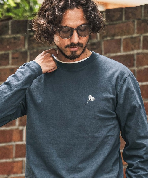 wjk reluxe(ダブルジェーケーリラックス)の「mlt5794- Heart Embroidered Long Sleeve T Shirt ロングスリーブTシャツ(WR26W-31)(Tシャツ/カットソー・メンズ・ホワイト/インディゴブルー/ブラック・XL/L/M/S)」の3枚目の写真