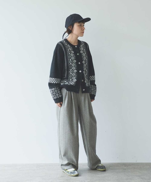 yuni(ユニ )の「W/Ny jacquard knit cardigan(ニット/セーター・レディース・ホワイト/チャコールグレー・FREE)」の4枚目の写真