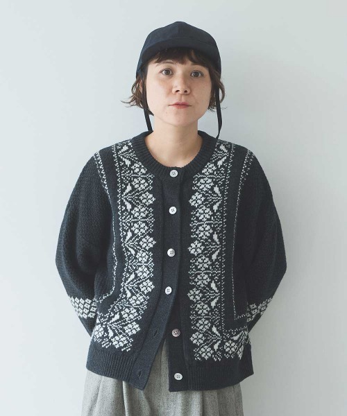 yuni(ユニ )の「W/Ny jacquard knit cardigan(ニット/セーター・レディース・ホワイト/チャコールグレー・FREE)」の6枚目の写真