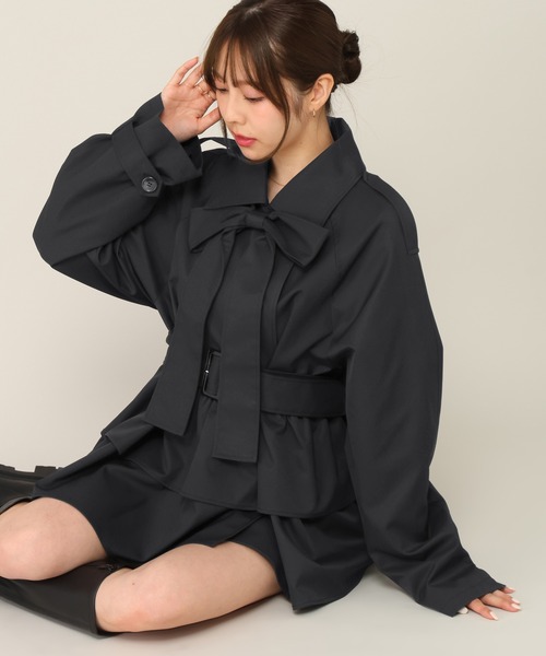 Heather(ヘザー)の「フリルミドルトレンチコート 1074224(トレンチコート・レディース・ブラック/ブラウン/ベージュ・FREE)」の2枚目の写真