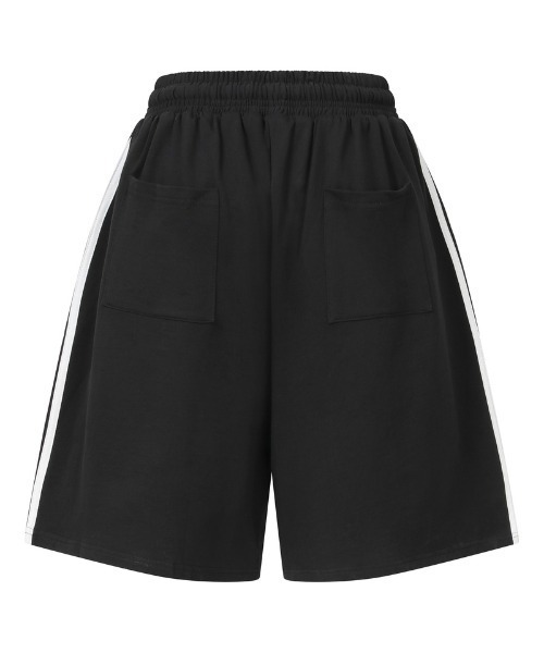 COIRIS(コイリス)の「A'GEM/9 × .kom 『COIRIS/コイリス』 EVRO SIDE TRACK LINE SWEAT HALF PANTS/EVROサイドラインハーフパンツ(スウェットパンツ・レディース・ブラック/ライトグレー・FREE)」の8枚目の写真