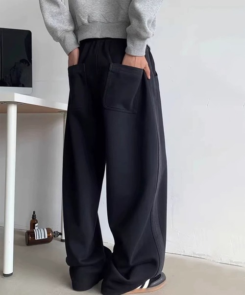 WESTBOY(ウエストボーイ)の「Y2K サイドライン オーバーサイズ ワイドスウェットパンツ WO26W7PT02(スウェットパンツ・メンズ・ブラック/グレー・L/M/XL)」の4枚目の写真