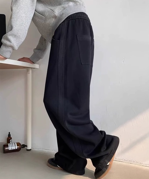 WESTBOY(ウエストボーイ)の「Y2K サイドライン オーバーサイズ ワイドスウェットパンツ WO26W7PT02(スウェットパンツ・メンズ・ブラック/グレー・L/M/XL)」の6枚目の写真