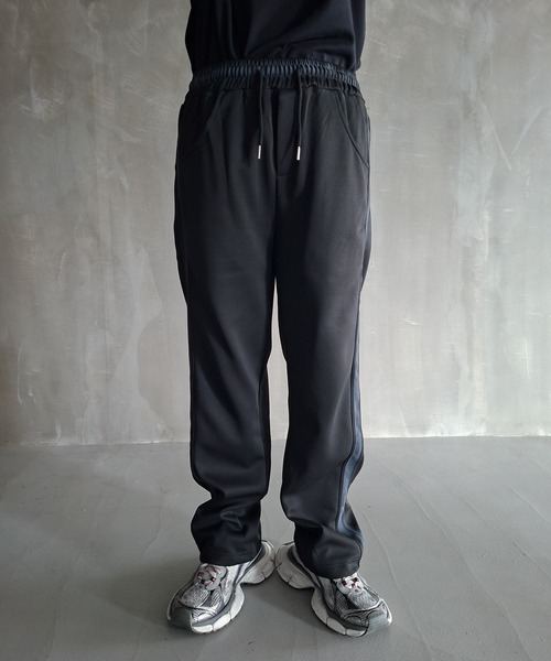 WESTBOY(ウエストボーイ)の「Y2K サイドライン オーバーサイズ ワイドスウェットパンツ WO26W7PT02(スウェットパンツ・メンズ・ブラック/グレー・L/M/XL)」の7枚目の写真