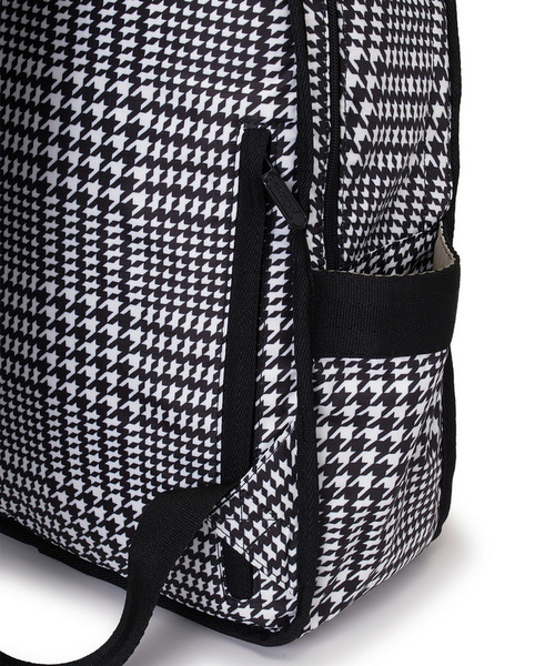 LeSportsac(レスポートサック)の「ROUTE BACKPACK シティハウンドトゥース(バックパック/リュック・レディース・ブラック・FREE)」の7枚目の写真