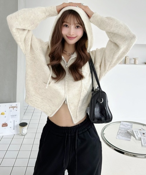 Ada.(エイダ)の「配色ドローコード付き モヘアライク パーカー(パーカー・レディース・チャコール/ネイビー/アイボリー・FREE)」の4枚目の写真
