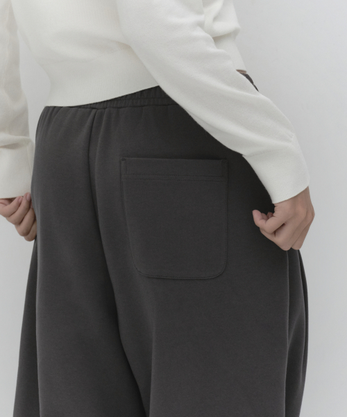 MUSINSA STANDARD WOMAN（ムシンサスタンダードウーマン）の「ウィメンズダブルニットツーピンタックワイドラウンジスウェットパンツ[ガンメタル]（スウェットパンツ・レディース・その他・LARGE/X-SMALL/SMALL/MEDIUM）」の6枚目の写真