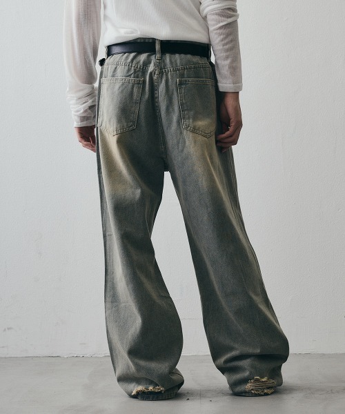 Shoowtime(ショウタイム)の「Vintage-Faded Distressed Baggy Jeans / ヴィンテージフェード ダメージバギーデニムパンツ(デニムパンツ・メンズ・ライトブルー・MEDIUM/X-LARGE/LARGE)」の11枚目の写真