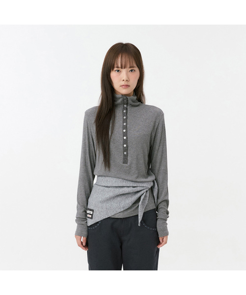 OHESHIO(オヘシオ)の「BUTTON スリム ロングスリーブ、チャコール(Tシャツ/カットソー・レディース・その他・FREE)」の1枚目の写真