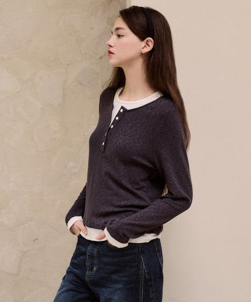 LUSIDA(ルシダ)の「ボタンヘンリーネックロングスリーブTシャツ_2カラー(Tシャツ/カットソー・レディース・アイボリー/チャコール・FREE)」の5枚目の写真