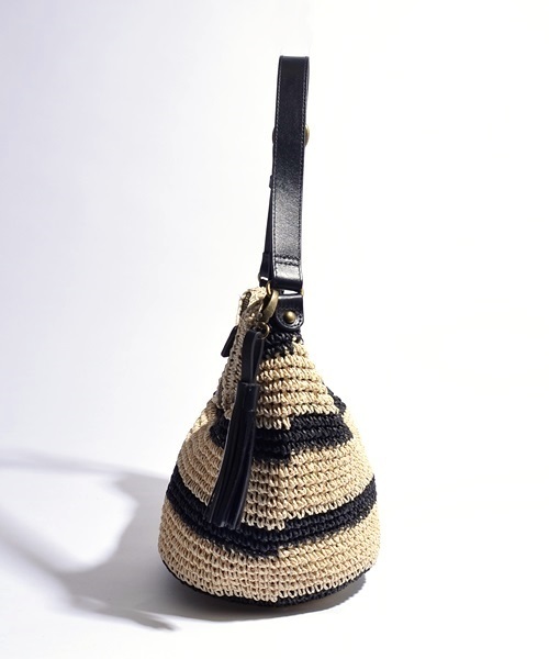 SHIPS（シップス）の「レザーショルダーペーパーバッグ◇（かごバッグ・レディース・ブラック/ブラック系その他/ナチュラル/キャメル・ONE SIZE）」の6枚目の写真