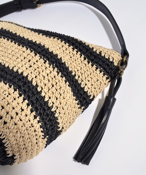 SHIPS（シップス）の「レザーショルダーペーパーバッグ◇（かごバッグ・レディース・ブラック/ブラック系その他/ナチュラル/キャメル・ONE SIZE）」の8枚目の写真