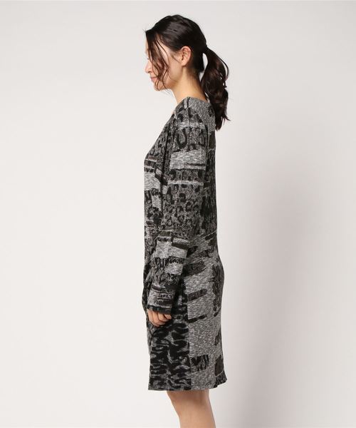 Desigual（デシグアル）の「「Desigual/デシグアル」ワンピース（ワンピース・レディース・ブラック/ブラック系その他・SMALL/MEDIUM/LARGE/X-LARGE/X-SMALL/XX-LARGE）」の3枚目の写真