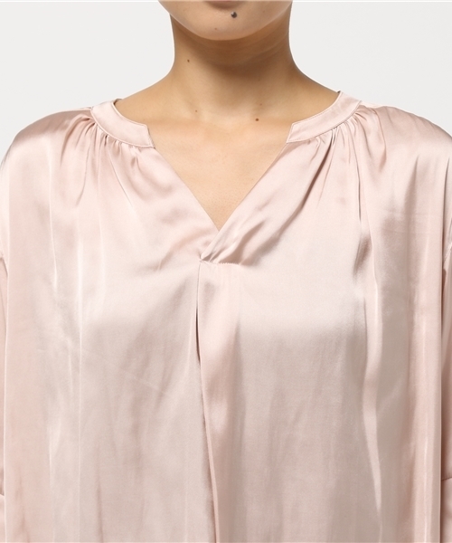 N.（N. Natural Beauty Basic）（エヌエヌナチュラルビューティーベーシック）の「モイストサテンスキッパーブラウス（シャツ/ブラウス・レディース・ブラウン/ピンク/ホワイト・MEDIUM）」の7枚目の写真