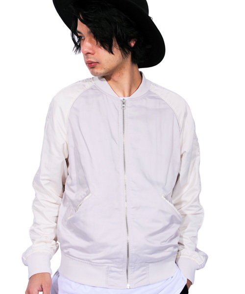 ８(eight)（エイト）の「スカジャン サテン（ブルゾン・メンズ・ブルー/グレー/カーキ/ブラック/ネイビー/ピンク・X-LARGE/MEDIUM/LARGE）」の3枚目の写真