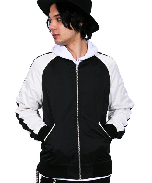 ８(eight)（エイト）の「スカジャン サテン（ブルゾン・メンズ・ブルー/グレー/カーキ/ブラック/ネイビー/ピンク・X-LARGE/MEDIUM/LARGE）」の2枚目の写真