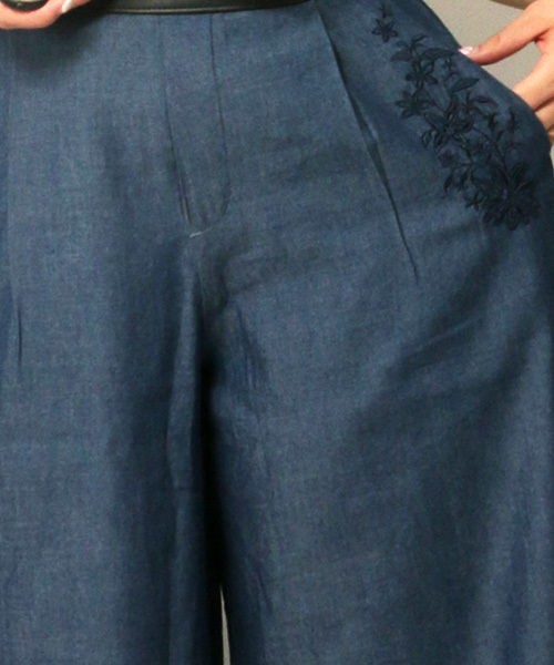 VENCEEXCHANGE（ヴァンスエクスチェンジ）の「サッシュ付刺繍使いデニムワイドパンツ（デニムパンツ・レディース・ネイビー/ブルー・MEDIUM）」の7枚目の写真