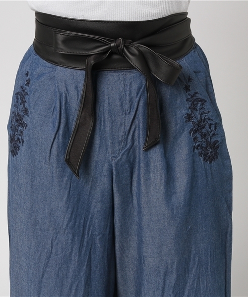 VENCEEXCHANGE（ヴァンスエクスチェンジ）の「サッシュ付刺繍使いデニムワイドパンツ（デニムパンツ・レディース・ネイビー/ブルー・MEDIUM）」の10枚目の写真