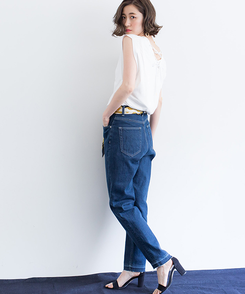 STUDIOUS（ステュディオス）の「ハイライズテーパードデニム（デニムパンツ・レディース・ネイビー/サックスブルー・1/2/0）」の20枚目の写真