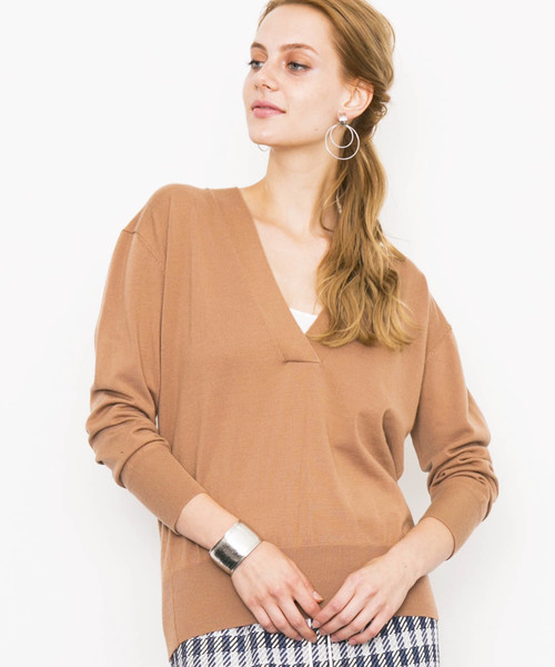 city（シティ）の「【CITY】ウールストレッチ Vネックプルオーバー（ニット/セーター・レディース・ブラック/キャメル/レッド・1）」の2枚目の写真