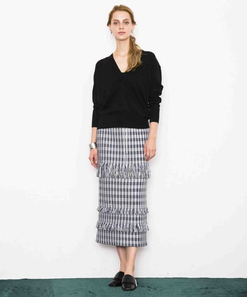 city（シティ）の「【CITY】ウールストレッチ Vネックプルオーバー（ニット/セーター・レディース・ブラック/キャメル/レッド・1）」の4枚目の写真