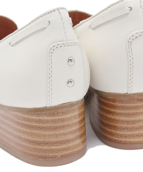 Jeffrey Campbell（ジェフリーキャンベル）の「タッセル付オックスフォードパンプス（パンプス・レディース・アイボリー/ブラック・36/37/38/35/39）」の9枚目の写真