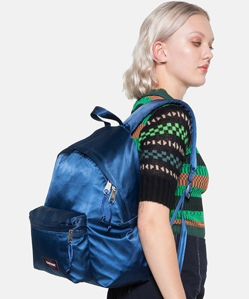EASTPAK(イーストパック )の「PADDED PAK'R SATINFACTION デイパック(バックパック/リュック)」|ブルー