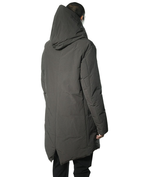 ATTACHMENT（アタッチメント）の「Pe/Nyピーチスキンフーデットダウン