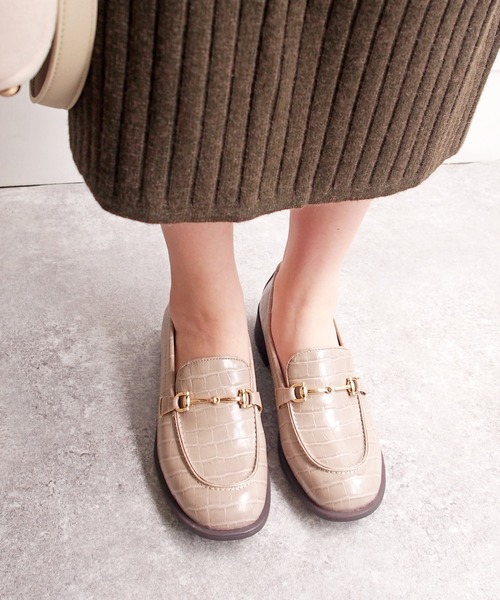 byあしながおじさん（バイアシナガオジサン）の「モカビットローファー　-8710251（ローファー・レディース・ブラック/アイボリー/カーキ/ブラウン/グリーン/ライトブラウン/ダークブラウン/ピンク/オフホワイト/チョコ/グレイッシュベージュ・22.5cm/23.0cm/23.5cm/24.0cm/24.5cm）」の8枚目の写真