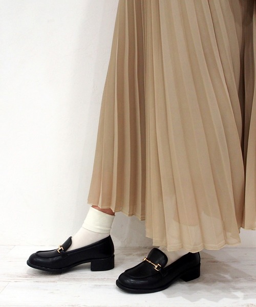 byあしながおじさん（バイアシナガオジサン）の「モカビットローファー　-8710251（ローファー・レディース・ブラック/アイボリー/カーキ/ブラウン/グリーン/ライトブラウン/ダークブラウン/ピンク/オフホワイト/チョコ/グレイッシュベージュ・22.5cm/23.0cm/23.5cm/24.0cm/24.5cm）」の17枚目の写真